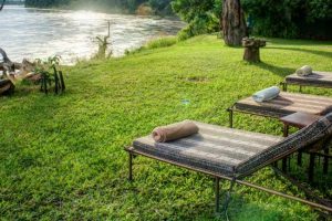 chewore-lodge-relaxing